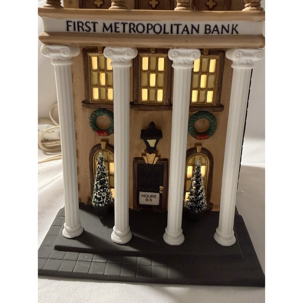 Dept 56 Christmas In The City  First Metropolitan Bank With Box - Picture 3 of 16